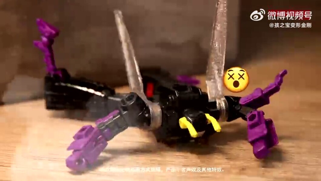 Transformers Legacy Official Stop Motion Video   Bug Spray  (26 of 27)